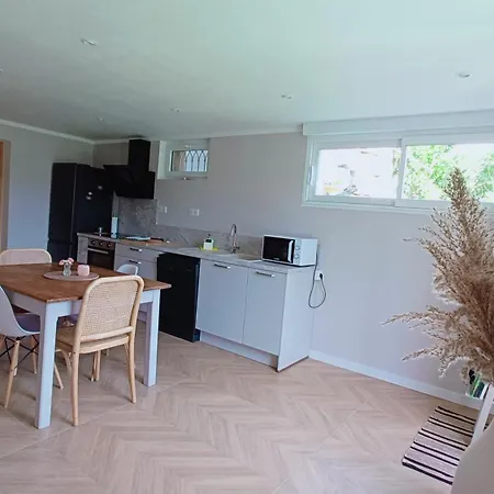 Appartement Le Jardin De Nigelle , Bas De En Provence