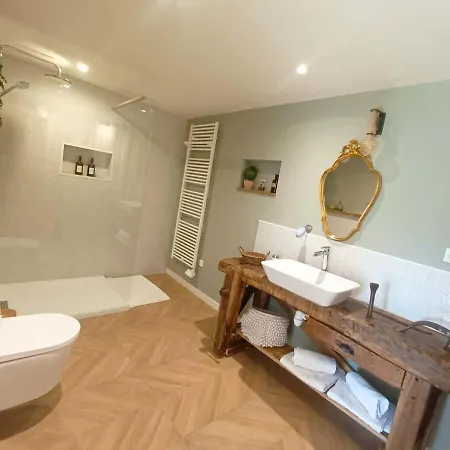 Appartement Le Jardin De Nigelle , Bas De En Provence
